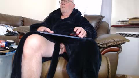 Snapshot of henryjxxx chatting on September 10, 2025, 9:42 am henryjxxx online show from September 10, 2025, 9:42 am