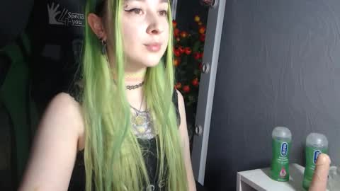 Snapshot of hentaishiing chatting on December 15, 2024, 4:48 pm Hentaishiing online show from December 15, 2024, 4:48 pm