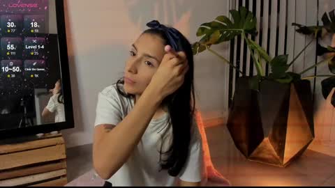 Hello I am Valentina independent Colombian model I love sensuality and pleasure welcome online show from December 27, 2024, 12:07 am