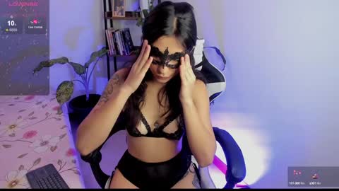 Hello I am Valentina independent Colombian model I love sensuality and pleasure welcome online show from January 31, 2025, 7:07 am