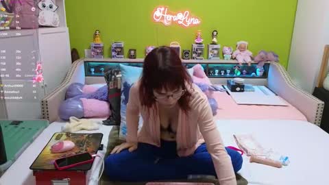 HeraLuna  online show from March 10, 2026, 10:04 pm