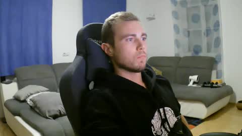 John Pearl online show from December 17, 2025, 6:58 pm