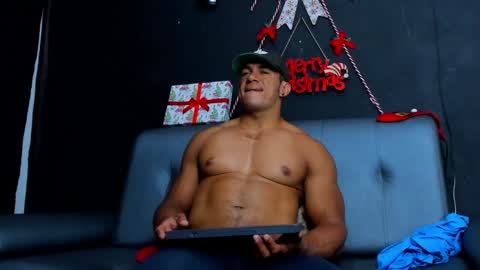 Hercules online show from December 10, 2024, 9:33 pm