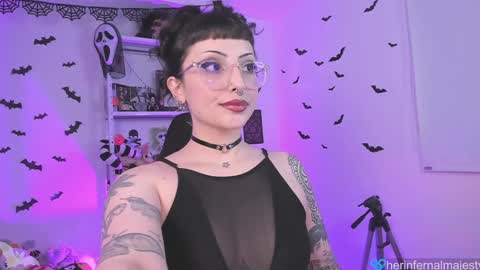 Snapshot of herinfernalmajesty chatting on January 10, 2025, 3:18 am Marie online show from January 10, 2025, 3:18 am