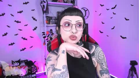 Snapshot of herinfernalmajesty chatting on September 9, 2025, 2:33 am Marie online show from September 9, 2025, 2:33 am