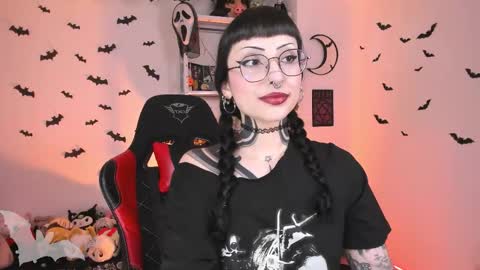 Snapshot of herinfernalmajesty chatting on October 8, 2025, 3:15 am Marie online show from October 8, 2025, 3:15 am