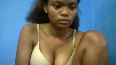 herisse01 online show from April 21, 2026, 5:25 am