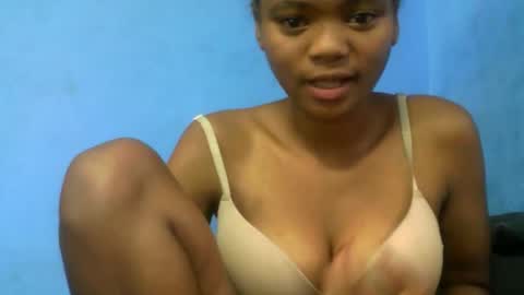 herisse01 online show from April 22, 2026, 5:54 am