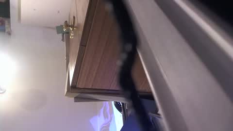 mature online show from October 31, 2025, 8:37 am