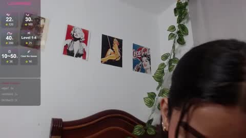 Snapshot of hermione_sweet18 chatting on December 27, 2024, 11:31 pm Alana online show from December 27, 2024, 11:31 pm