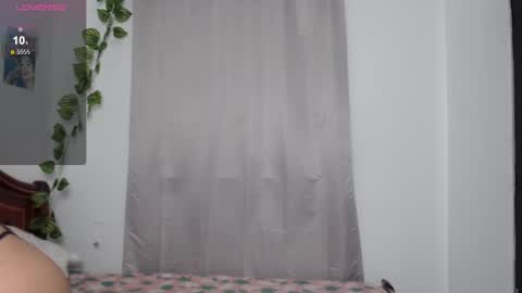 Snapshot of hermione_sweet18 chatting on December 30, 2024, 9:19 pm Alana online show from December 30, 2024, 9:19 pm