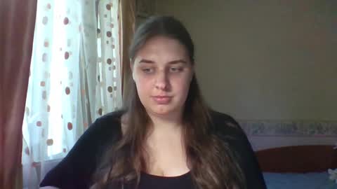 hess_luna_ online show from September 23, 2025, 9:23 am
