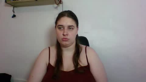 hess_luna_ online show from October 7, 2025, 9:06 am