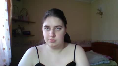 hess_luna_ online show from March 19, 2026, 10:08 am