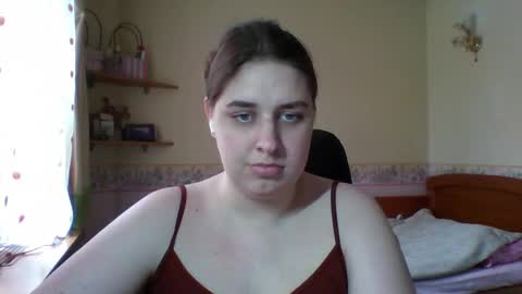 hess_luna_ online show from April 3, 2026, 9:07 am