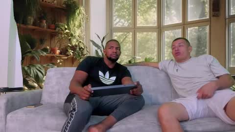 heteros men online show from March 12, 2025, 7:49 pm