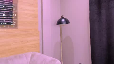 heteros men online show from June 1, 2026, 2:08 pm