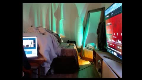 hevin69 online show from December 22, 2025, 9:34 pm