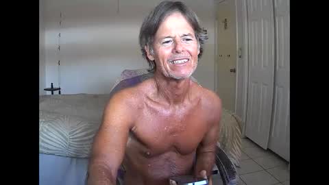 Snapshot of hewes1 chatting on April 5, 2026, 7:55 pm hewes1 online show from April 5, 2026, 7:55 pm