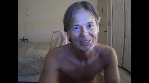 Snapshot of hewes1 chatting on April 13, 2026, 11:43 pm hewes1 online show from April 13, 2026, 11:43 pm