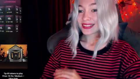  Nora  online show from November 1, 2025, 12:18 pm