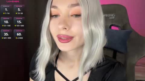  Nora  online show from June 19, 2026, 1:54 am