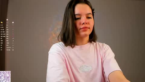 Snapshot of heyim_laura chatting on May 3, 2026, 1:33 am Laura online show from May 3, 2026, 1:33 am