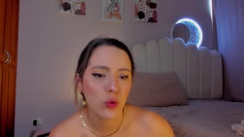 Snapshot of heymartina chatting on November 27, 2025, 2:19 pm Martina Ricci Show schedule Monday to Friday 8am colombia time I work some weekends online show from November 27, 2025, 2:19 pm