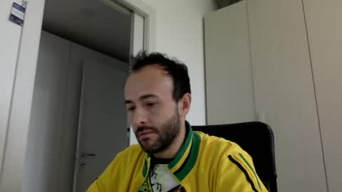 Snapshot of hhombre chatting on May 11, 2026, 7:58 am hhombre online show from May 11, 2026, 7:58 am