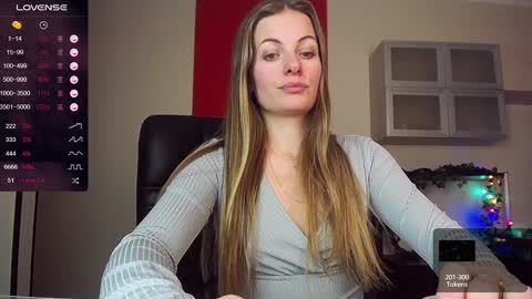 Lina online show from February 3, 2025, 5:14 pm