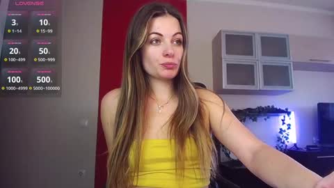 Lina online show from March 10, 2025, 11:32 am