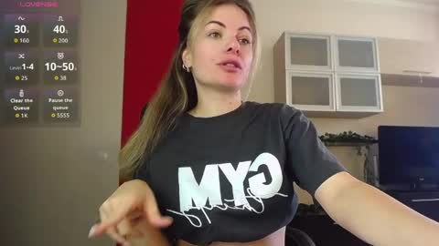 Snapshot of hi_bye_ chatting on May 14, 2026, 9:38 am Lina online show from May 14, 2026, 9:38 am