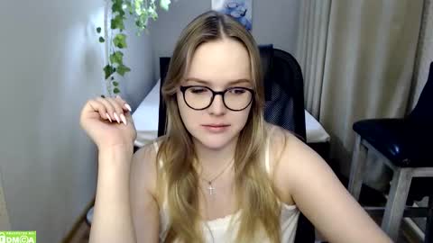 Snapshot of hi_haos chatting on February 16, 2026, 12:45 pm hi_haos online show from February 16, 2026, 12:45 pm