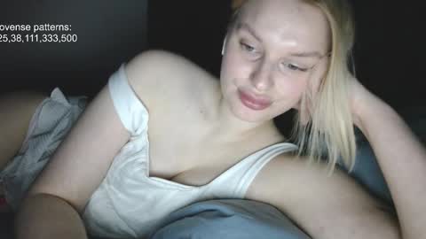 Snapshot of hi_i_am_ana chatting on November 23, 2025, 4:07 pm Ana online show from November 23, 2025, 4:07 pm