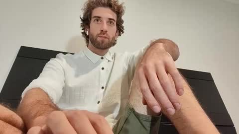 Snapshot of hiddengaze chatting on February 17, 2026, 6:21 am HiddenGaze online show from February 17, 2026, 6:21 am