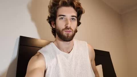 Snapshot of hiddengaze chatting on March 6, 2026, 1:18 pm HiddenGaze online show from March 6, 2026, 1:18 pm