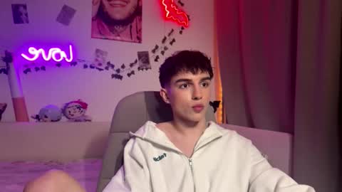 Snapshot of hiidear chatting on February 24, 2026, 5:55 pm twinkvadusha online show from February 24, 2026, 5:55 pm