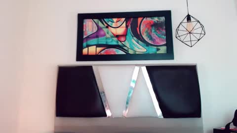 Hilary Avilan online show from February 27, 2026, 7:58 pm