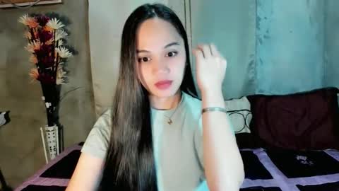 hilarymolly online show from February 1, 2026, 8:29 pm