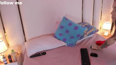 Hillary online show from February 22, 2025, 1:55 am