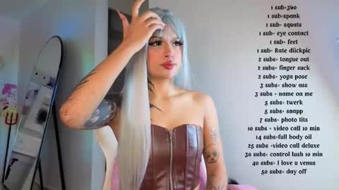 hillsdandarkie_44 online show from November 25, 2025, 2:00 am