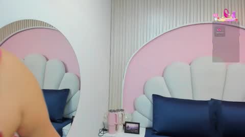 hinata_dolly online show from November 5, 2025, 11:10 am