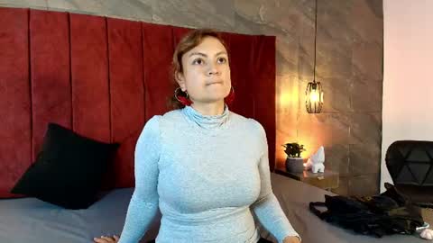 Snapshot of hinata_moonn chatting on June 19, 2026, 12:20 pm hinata_moonn online show from June 19, 2026, 12:20 pm