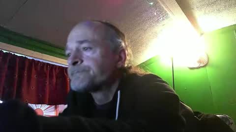 hippiedad333 online show from February 5, 2026, 10:36 pm