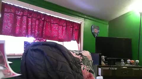 hippiedad333 online show from February 23, 2026, 9:56 pm