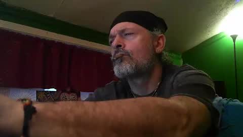 hippiedad333 online show from March 10, 2026, 10:48 pm