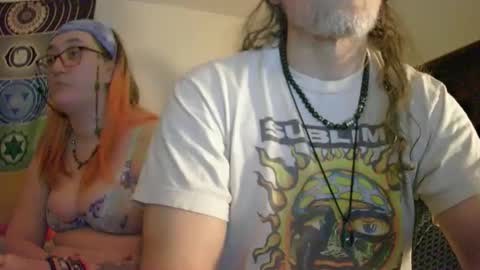 hippiedad333 online show from May 15, 2026, 5:25 am