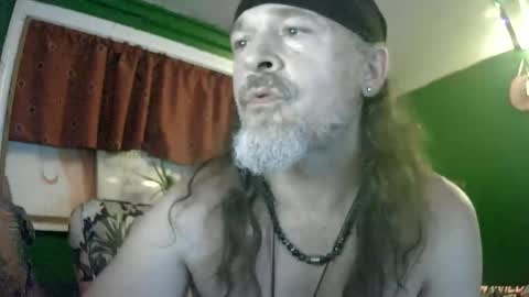 hippiedad333 online show from July 4, 2026, 5:13 am