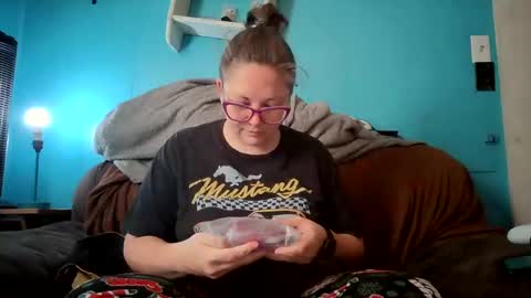 Bella online show from September 14, 2025, 8:41 pm