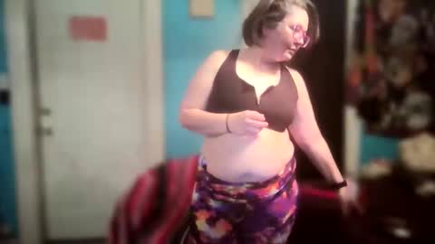 Bella online show from February 7, 2026, 3:43 am